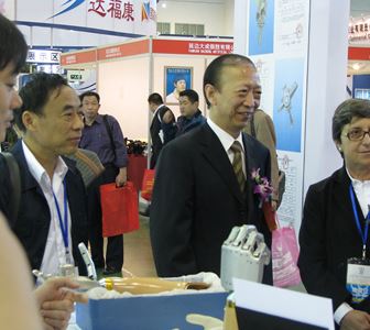 中國康復器具協(xié)會副會長卞衛(wèi)國